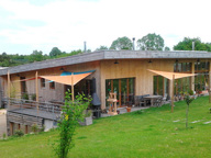 View CASTANEA DE PLEIN PIED A L ARRIERE