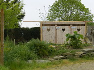View CASTANEA CABANE DE JARDIN
