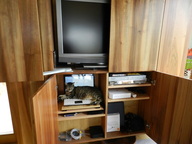 View MEUBLE TÃLÃ OUVERT, intrus Ã  trouver ....